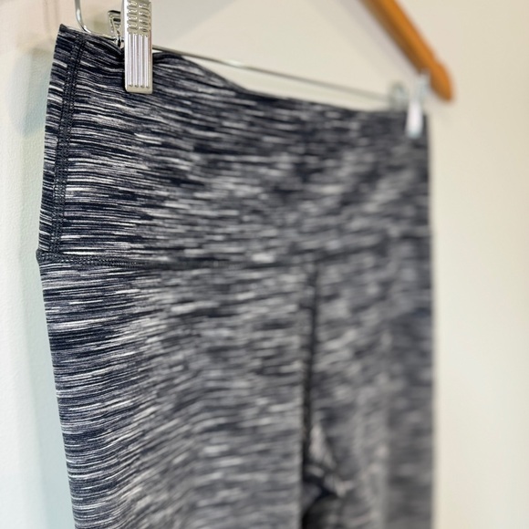 Offline by Aerie The Hugger Hi-Rise Short Seam Leggings (XL) - Picture 3 of 6